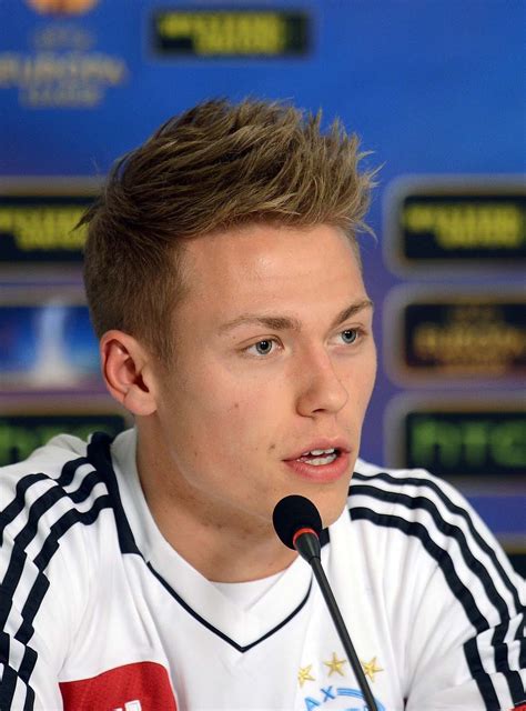 Viktor Fischer .
